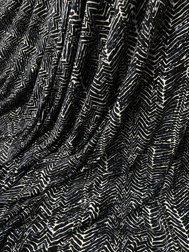 Black white chevron pattern - white,